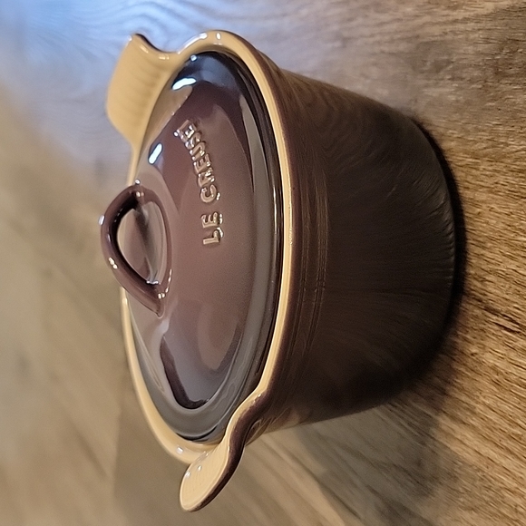 Le Creuset Other - Le Creuset Cassis Round Cocotte
